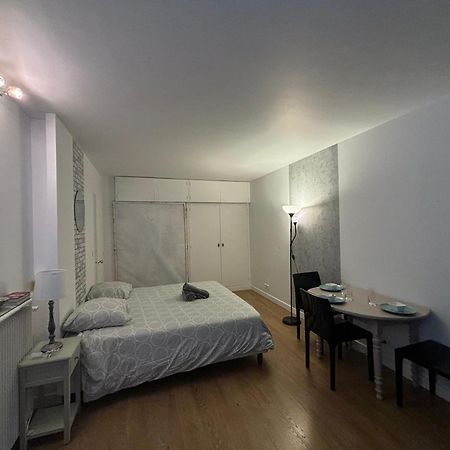 Appartement Des Champs Elysees Paris Luaran gambar