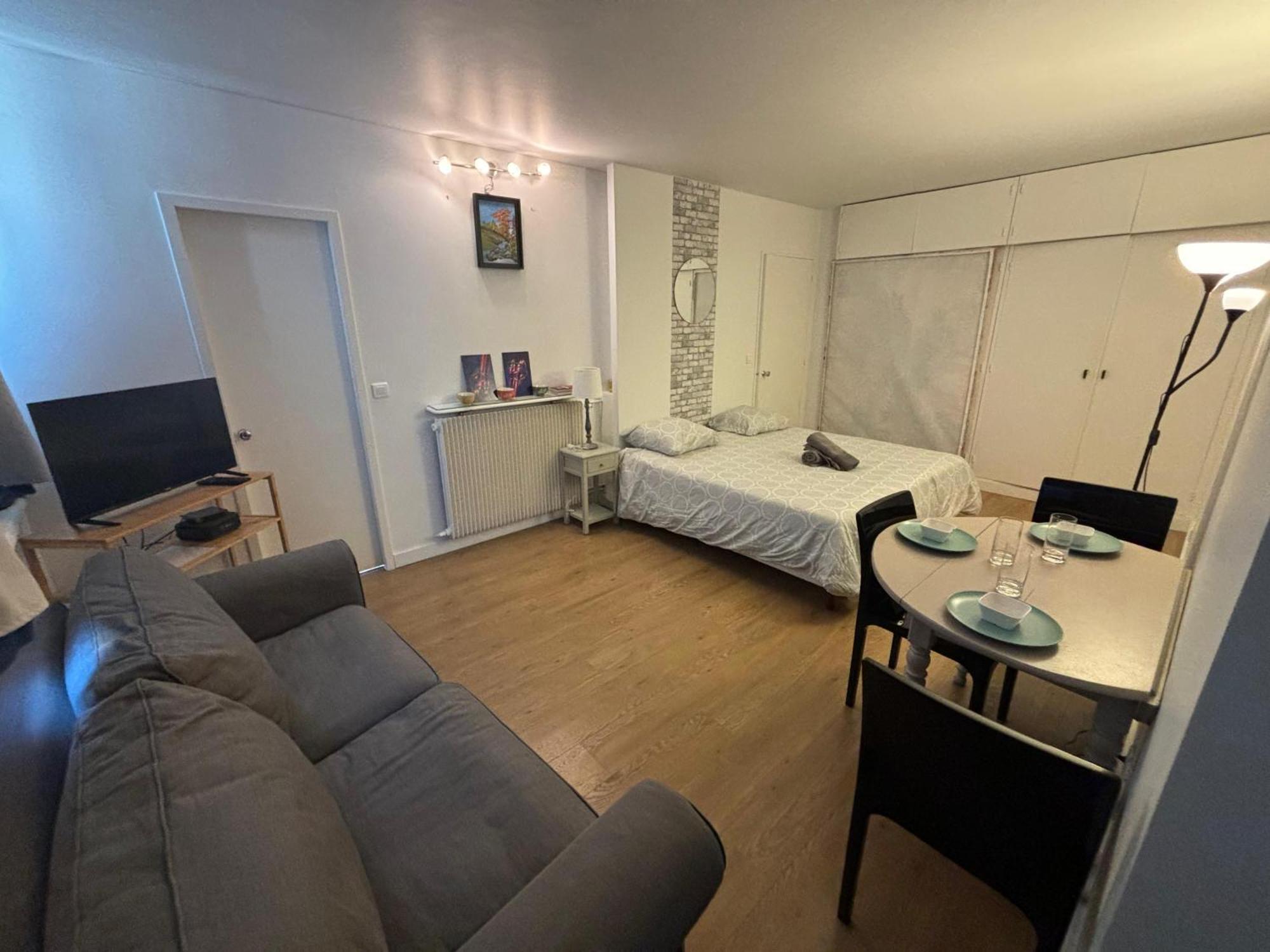 Appartement Des Champs Elysees Paris Luaran gambar